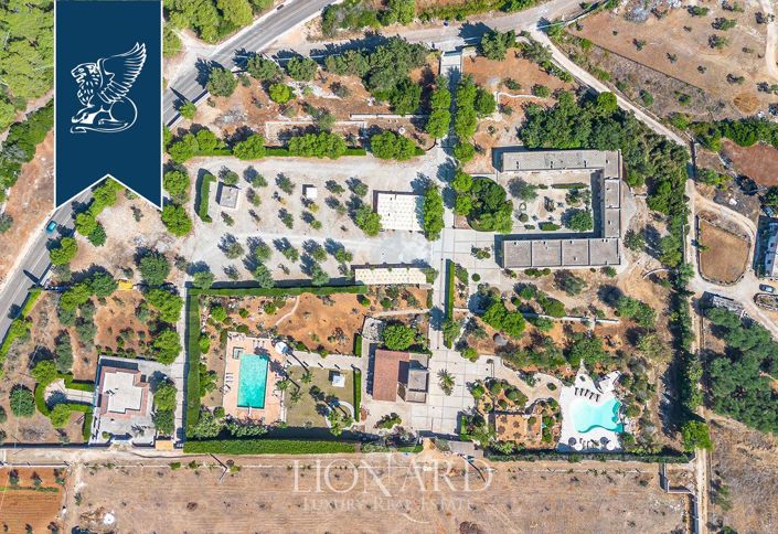 Image No.3-14 Bed Farmhouse for sale