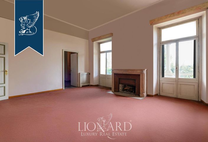 Image No.18-10 Bed Villa for sale