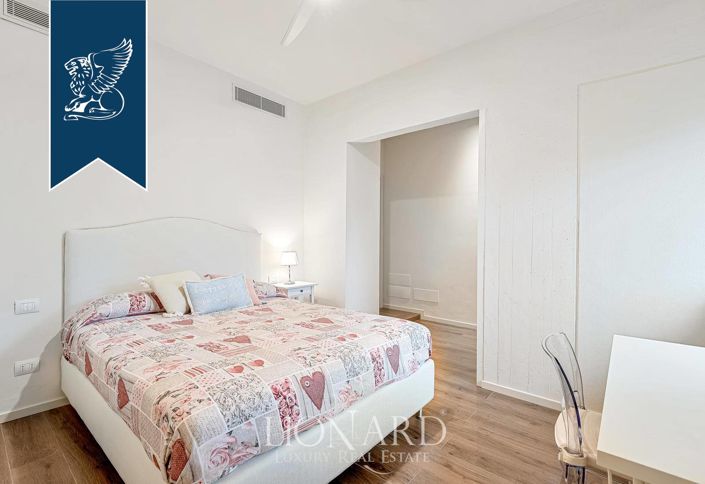 Image No.19-8 Bed Villa for sale