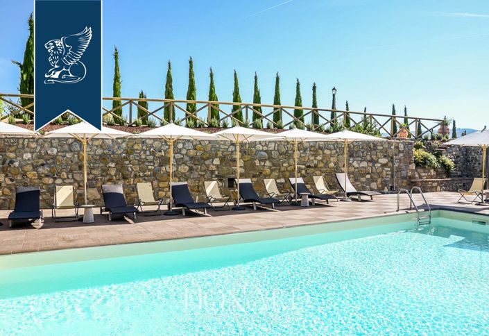 Image No.10-18 Bed Country House for sale