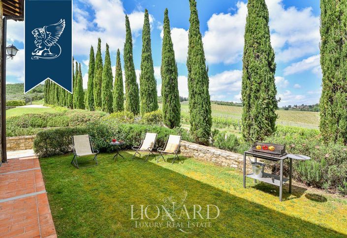 Image No.19-18 Bed Country House for sale