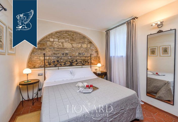 Image No.28-18 Bed Country House for sale