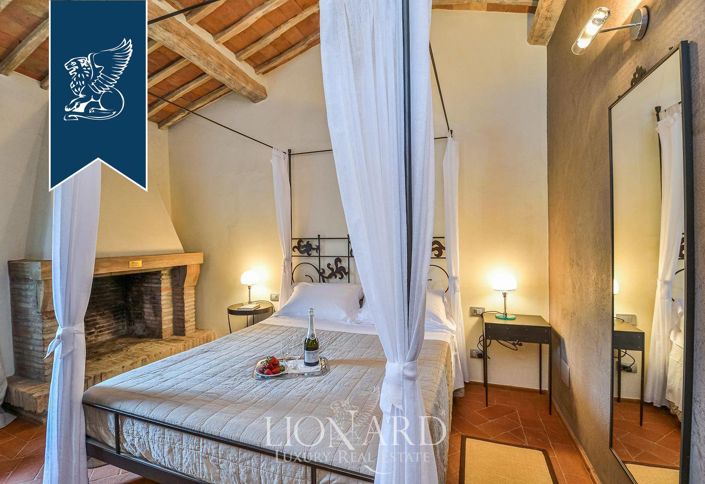 Image No.33-18 Bed Country House for sale