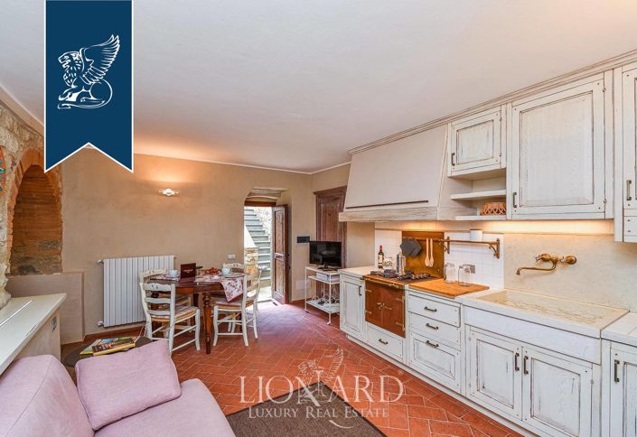 Image No.47-18 Bed Country House for sale