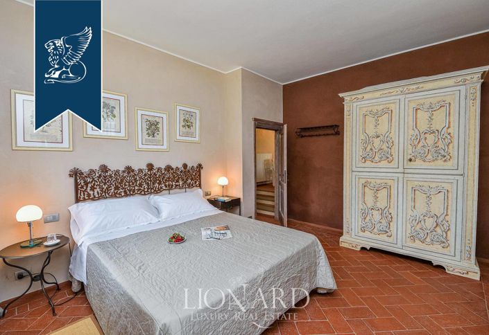 Image No.48-18 Bed Country House for sale