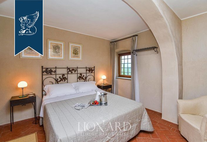 Image No.50-18 Bed Country House for sale