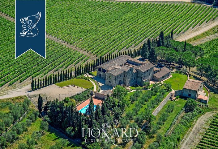 Image No.52-18 Bed Country House for sale