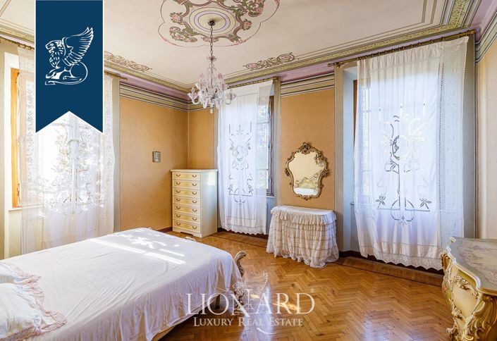 Image No.24-11 Bed Villa for sale