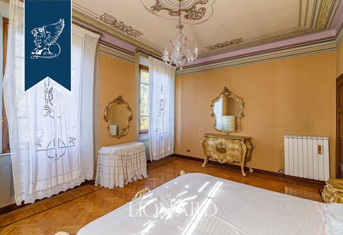 Image No.25-11 Bed Villa for sale