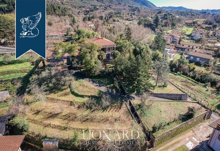 Image No.29-11 Bed Villa for sale