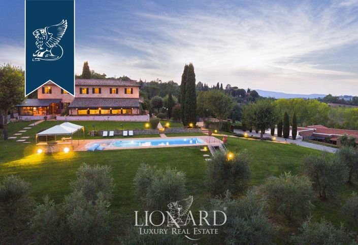 Image No.1-7 Bed Villa for sale