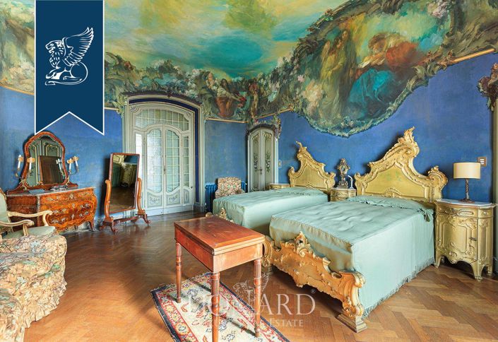 Image No.18-10 Bed Villa for sale