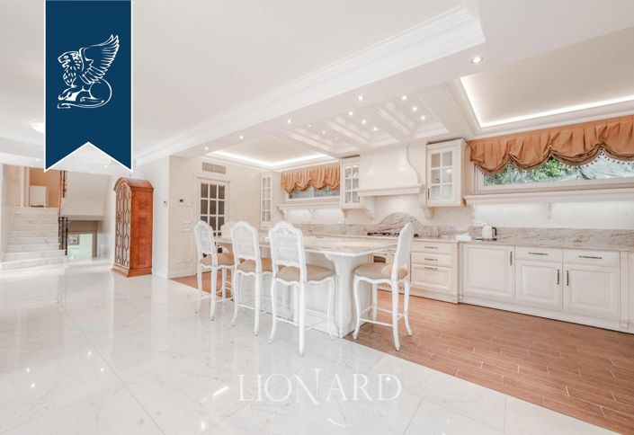 Image No.13-7 Bed Villa for sale