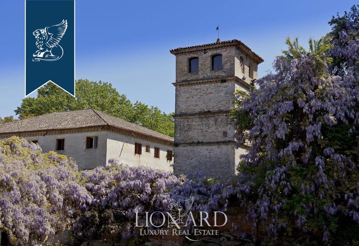 Image No.17-32 Bed Villa for sale