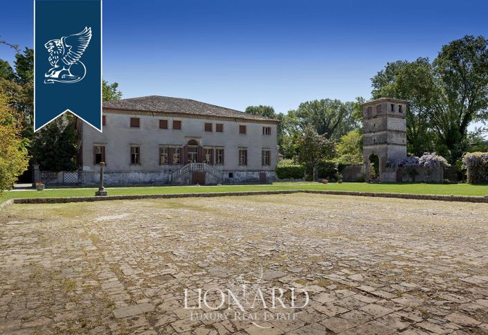 Image No.12-32 Bed Villa for sale