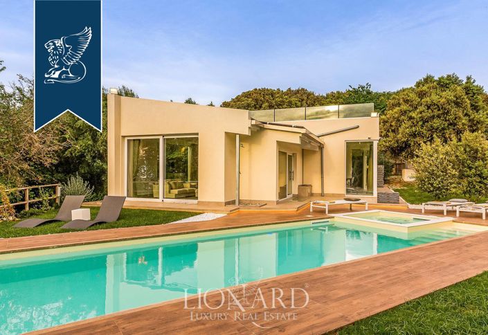 Image No.15-5 Bed Villa for sale