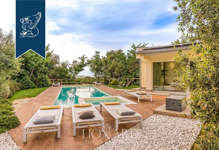 Image No.3-5 Bed Villa for sale