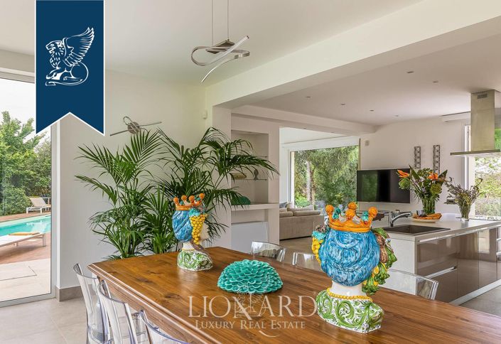 Image No.25-5 Bed Villa for sale