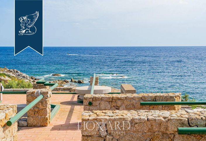 Image No.13-10 Bed Villa for sale