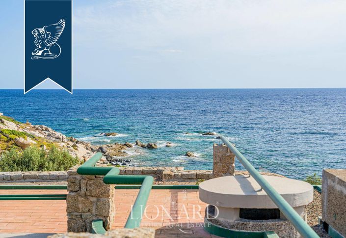 Image No.14-10 Bed Villa for sale