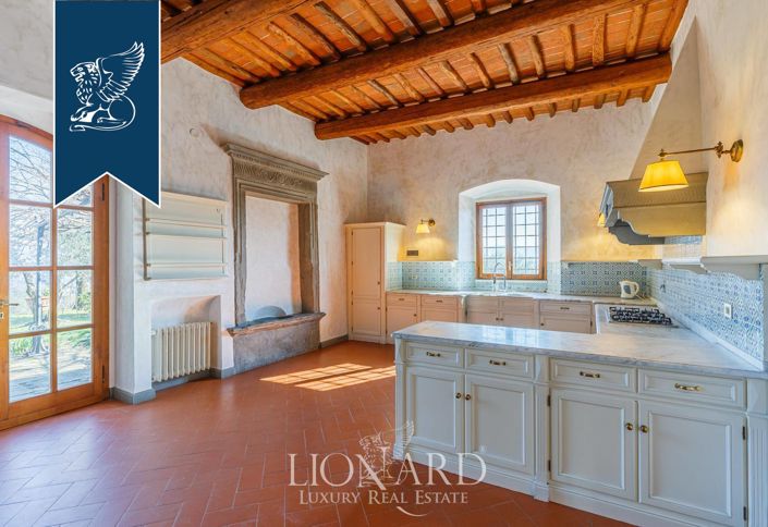 Image No.15-9 Bed Villa for sale