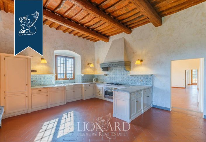 Image No.16-9 Bed Villa for sale