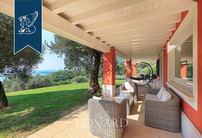 Image No.10-11 Bed Villa for sale