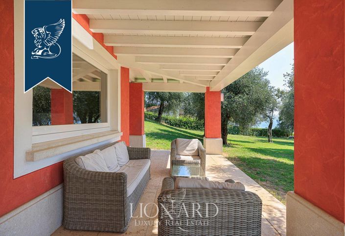 Image No.11-11 Bed Villa for sale