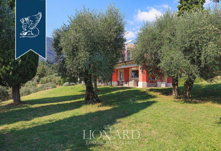 Image No.12-11 Bed Villa for sale