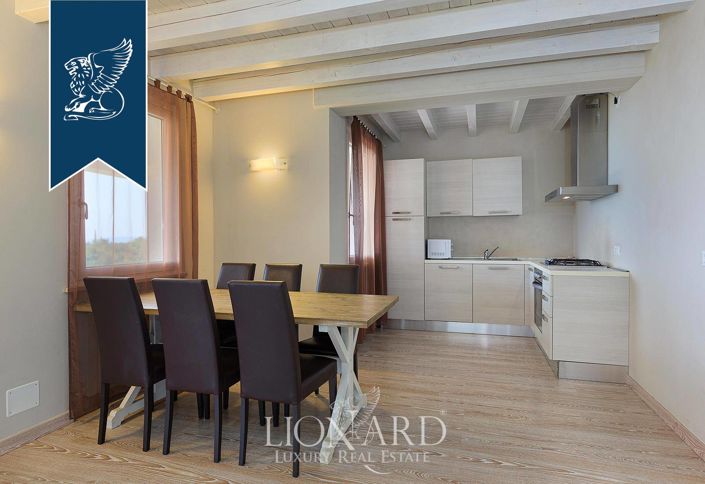 Image No.25-11 Bed Villa for sale