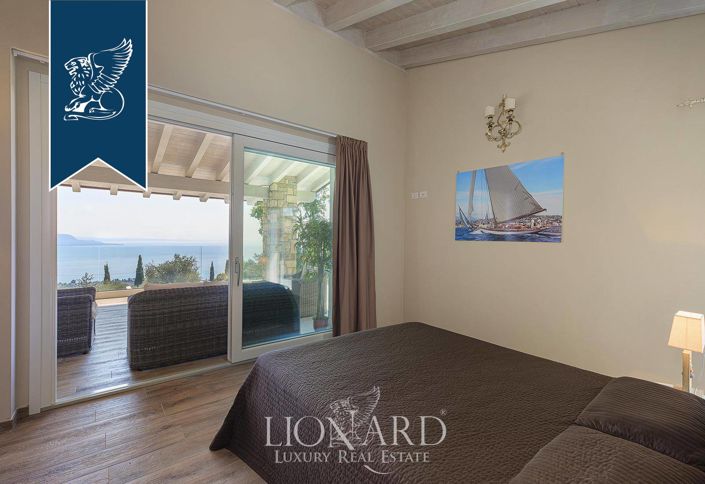 Image No.38-11 Bed Villa for sale