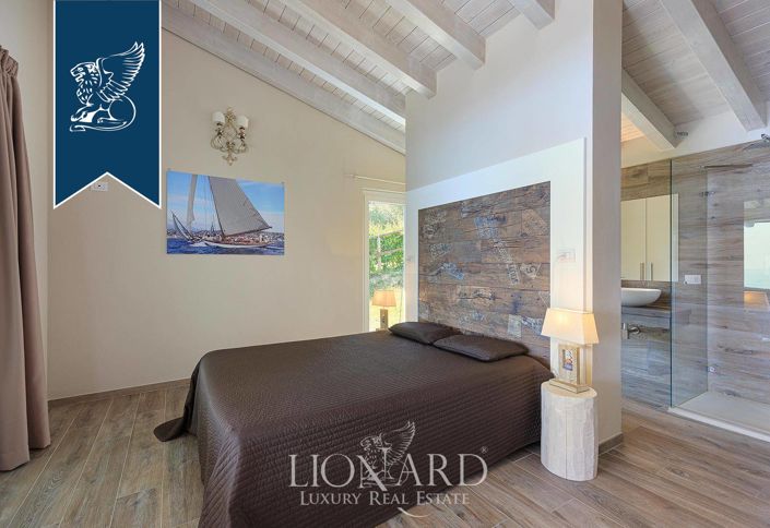 Image No.39-11 Bed Villa for sale