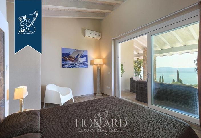 Image No.40-11 Bed Villa for sale