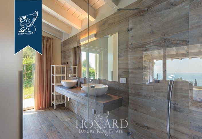 Image No.41-11 Bed Villa for sale