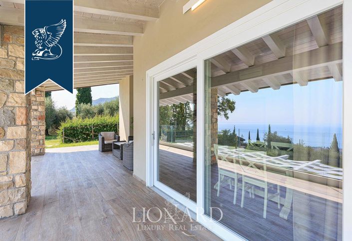 Image No.45-11 Bed Villa for sale