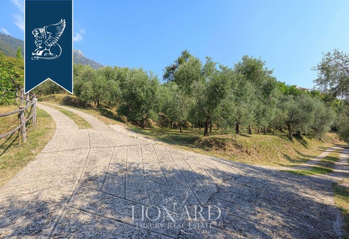 Image No.48-11 Bed Villa for sale