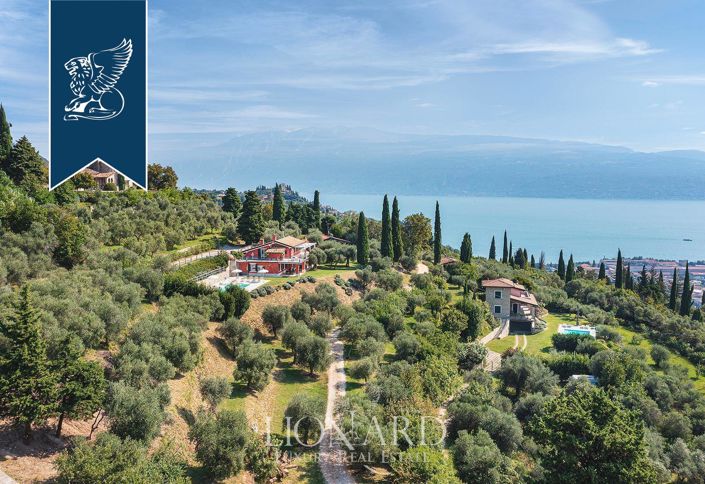 Image No.50-11 Bed Villa for sale