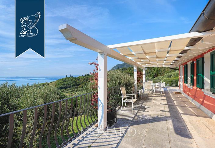 Image No.7-11 Bed Villa for sale