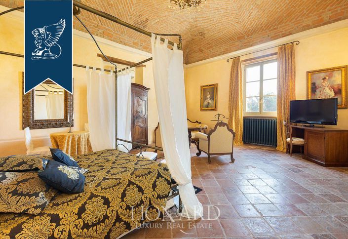 Image No.21-25 Bed Property for sale