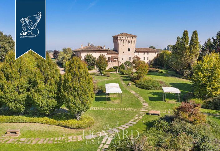 Image No.3-25 Bed Property for sale