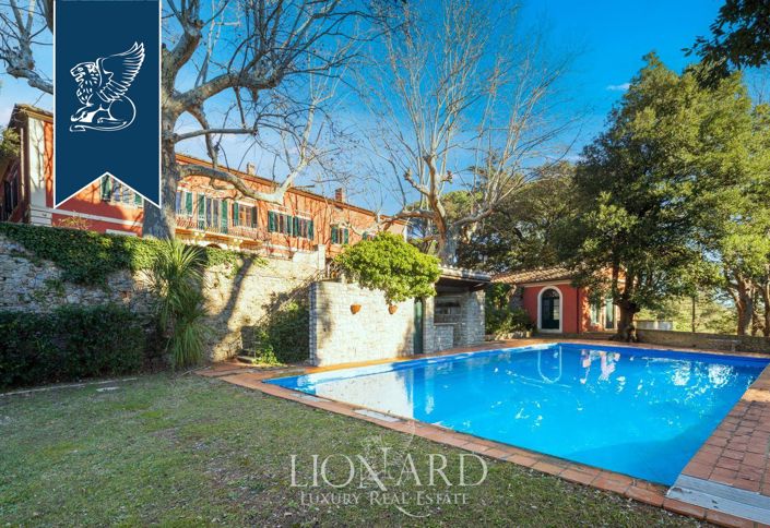 Image No.2-16 Bed Villa for sale