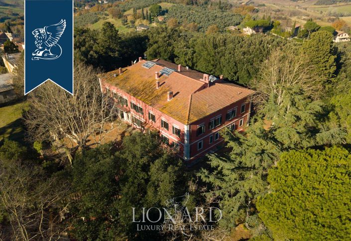 Image No.4-16 Bed Villa for sale