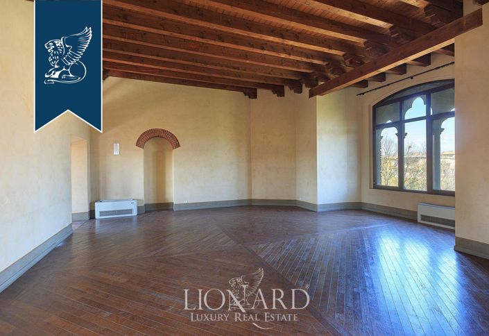 Image No.25-6 Bed Property for sale