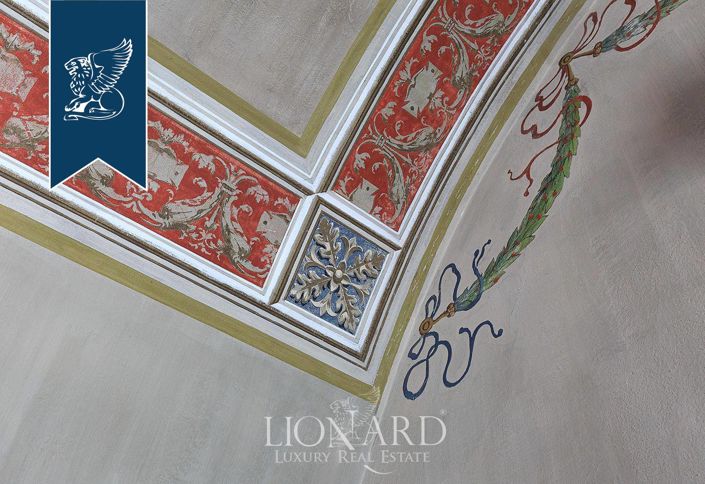 Image No.35-6 Bed Property for sale