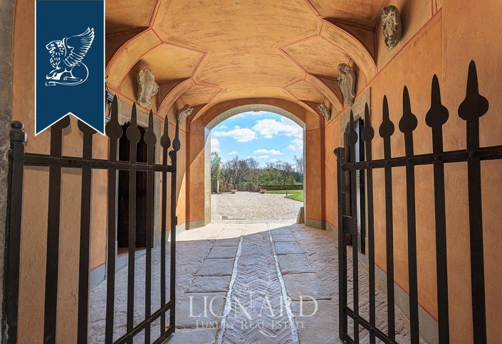 Image No.39-6 Bed Property for sale