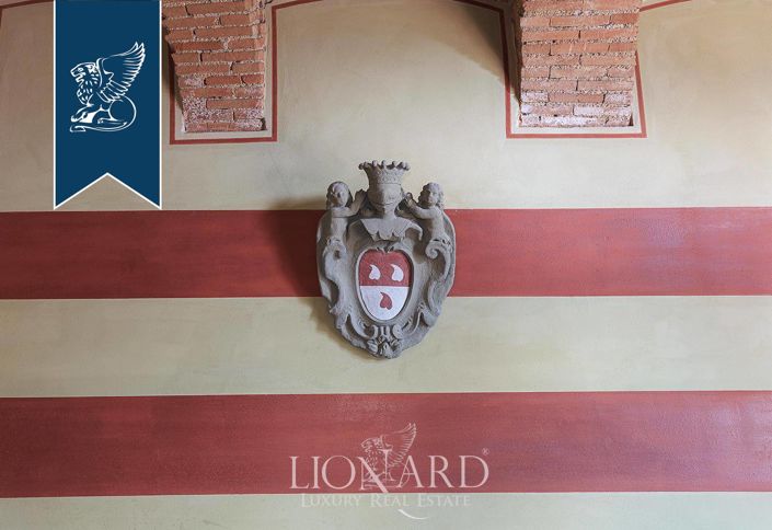 Image No.42-6 Bed Property for sale