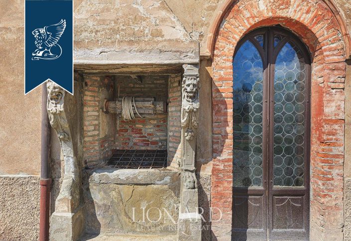 Image No.45-6 Bed Property for sale