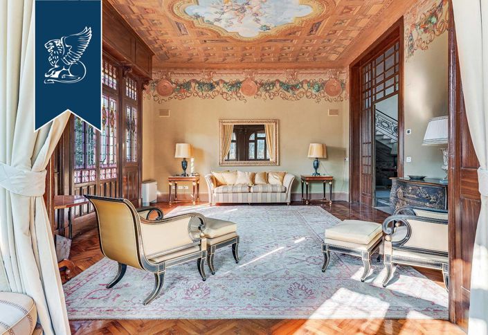 Image No.13-9 Bed Villa for sale