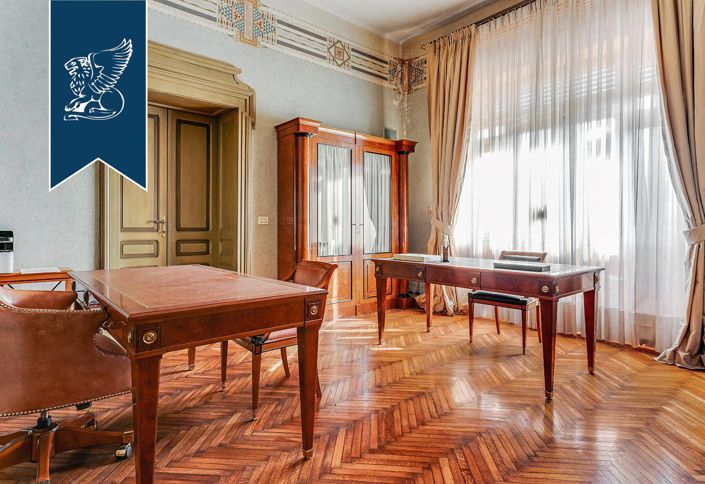 Image No.25-9 Bed Villa for sale