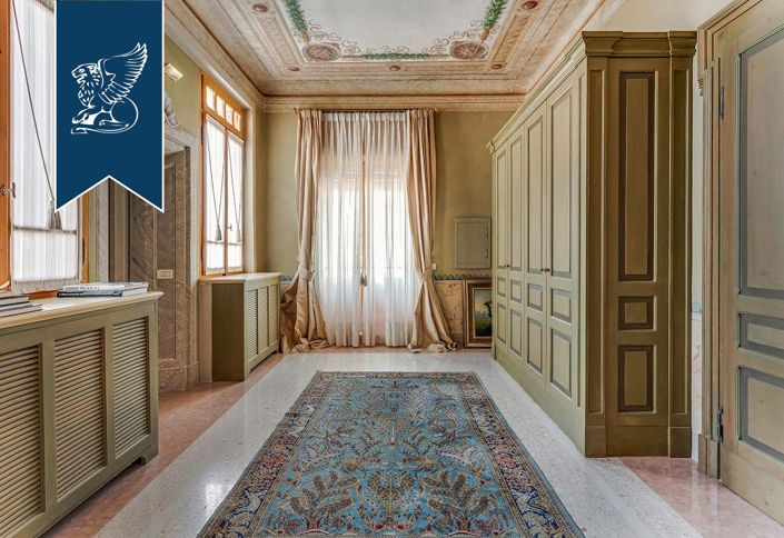 Image No.28-9 Bed Villa for sale